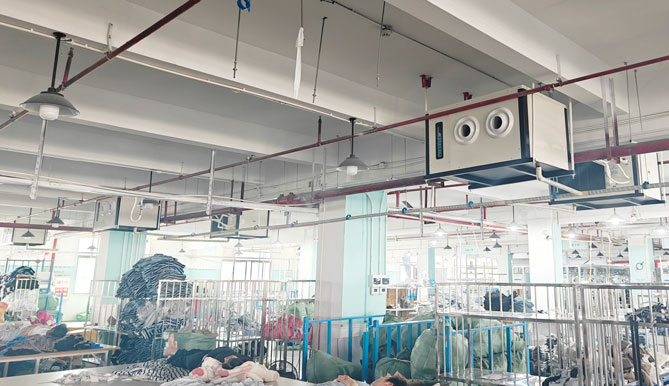 制衣廠制冷降溫，安裝蒸發(fā)冷省電空調(diào)-臥式射流空調(diào)機(jī)組